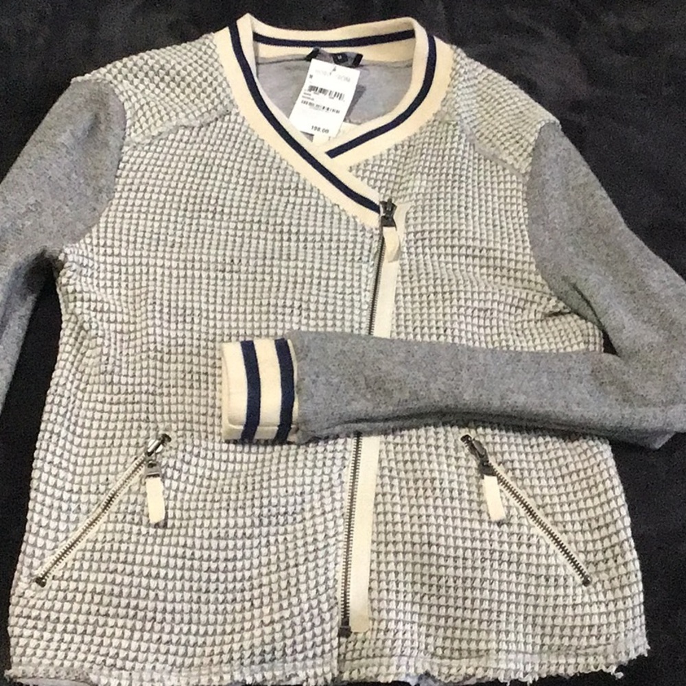Splendid sweater with grey knit sleeve and ribbed cuffs